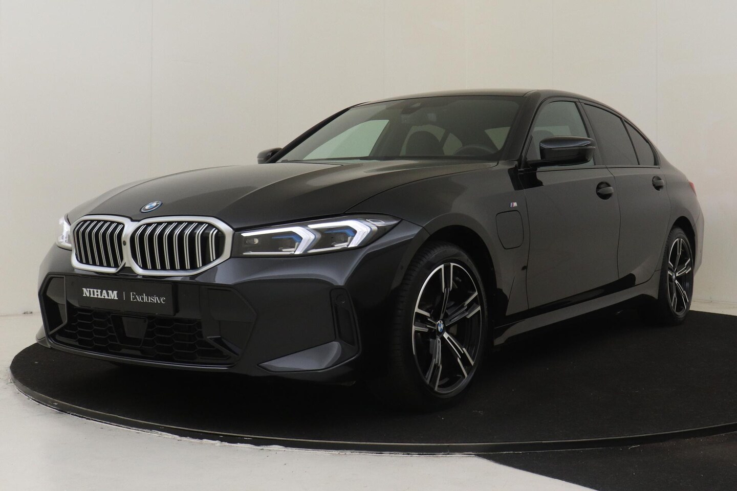 BMW 3-serie - 330E M SPORT EDITION -INNOVATION|COMFORT|ADAP.LED|DRIVING-ASSISTANT|LEDER|MEMORY|ADAP.CRUI - AutoWereld.nl
