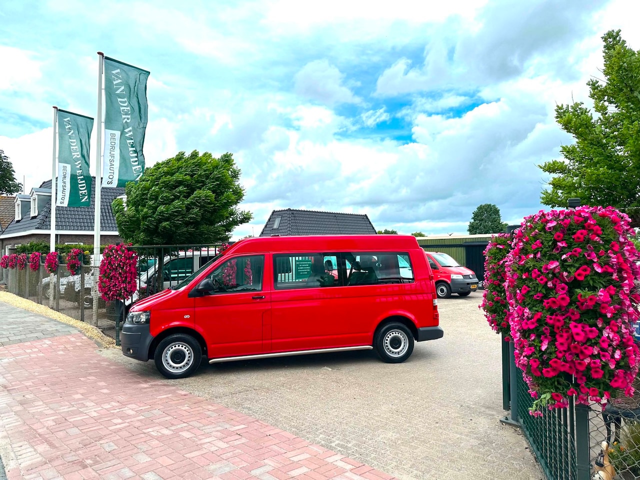 Volkswagen Transporter Kombi - 2.0 TDI L2H2 9 Persoons Automaat Marge 140 PK - AutoWereld.nl