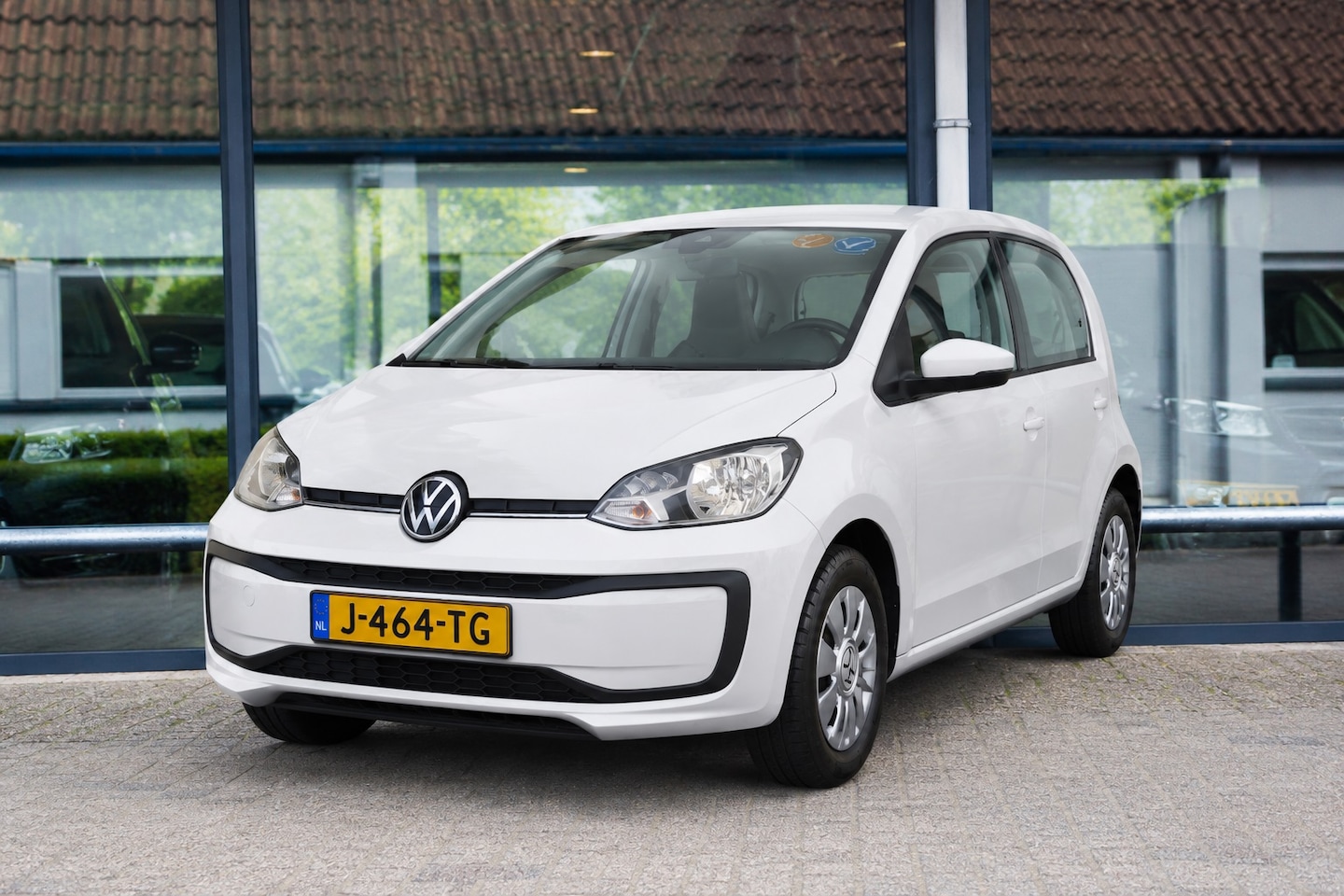 Volkswagen Up! - 1.0 BMT 66PK move up! | Airco | Smartphone integratie | Centrale deurvergrending op afstan - AutoWereld.nl