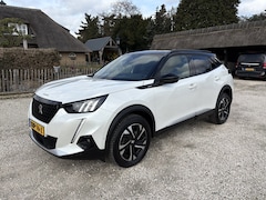 Peugeot 2008 - 1.2 131pk GT-Line Parelmoer, 3D Cockpit, Apple Carplay