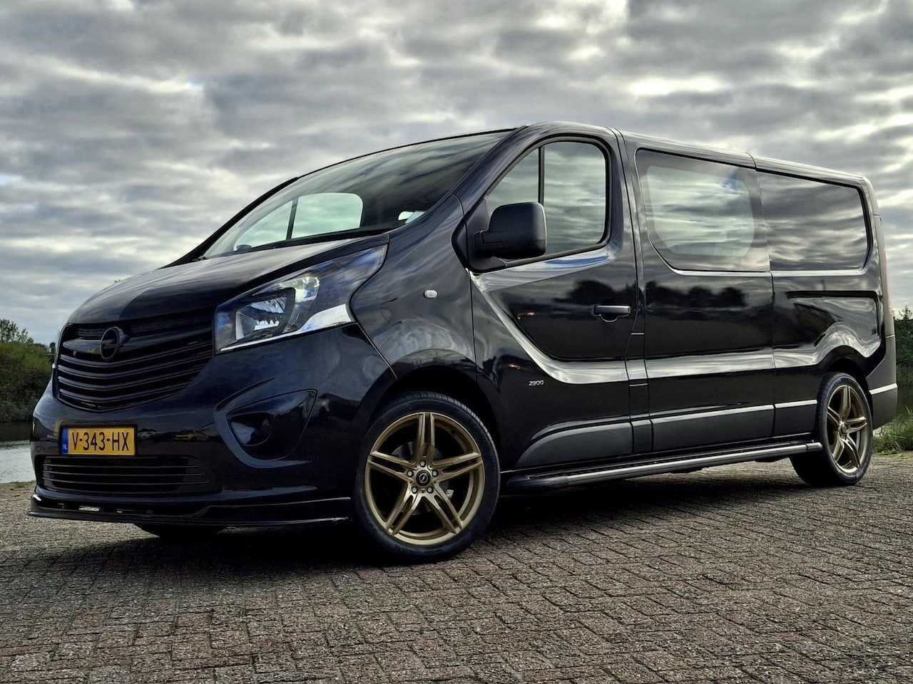 Opel Vivaro - 1.6 CDTI L2H1 DC 125PK | LEDER | 5P | CAMERA | CRUISE | AIRCO | RUIME BUS | Trafic Talento - AutoWereld.nl