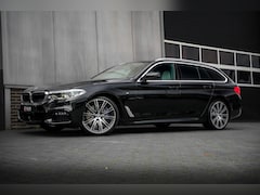 BMW 5-serie Touring - 540i 340 pk xDrive High Executive M-Sportpakket /NL-Auto/ Dealer.Ond/ Pano-Dak/ Head-Up/ S