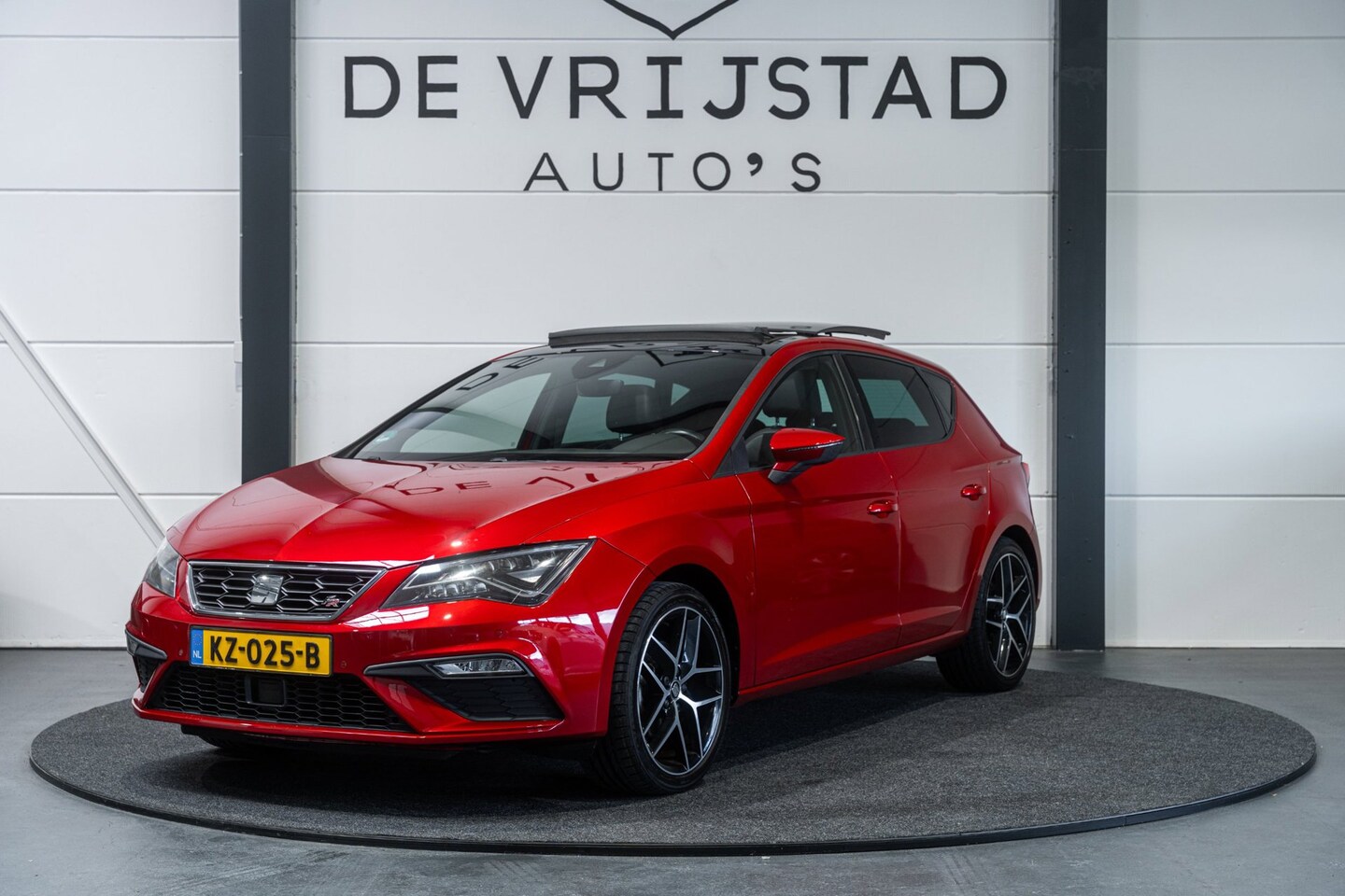 SEAT Leon - 1.4 EcoTSI FR PANO NAP DEALER ONDH! - AutoWereld.nl