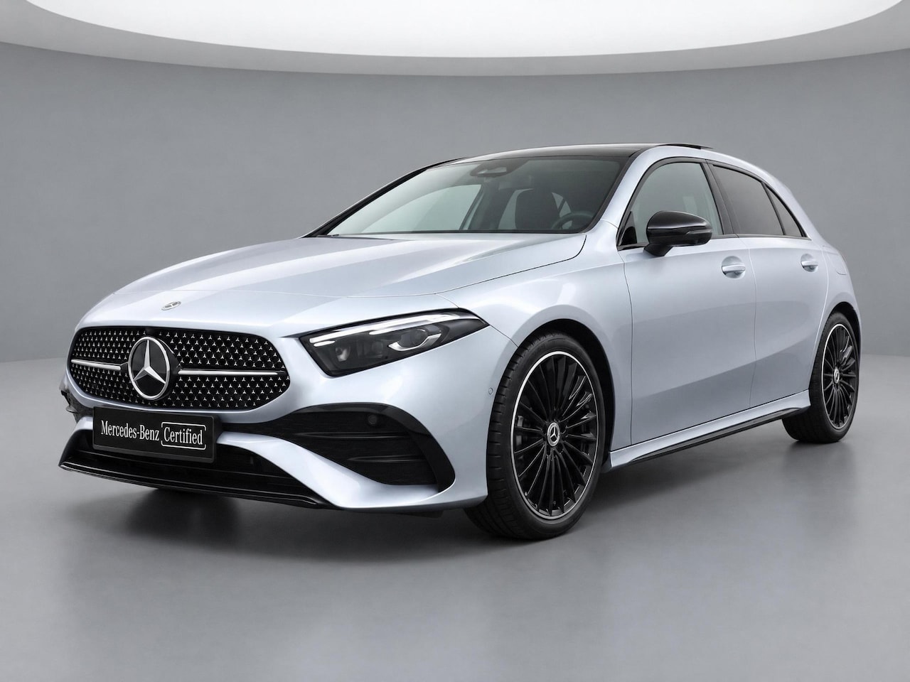 Mercedes-Benz A-klasse - 180 Business Solution AMG | Panorama - Schuifdak | Memorystoelen | Head-Up Display | 360° - AutoWereld.nl
