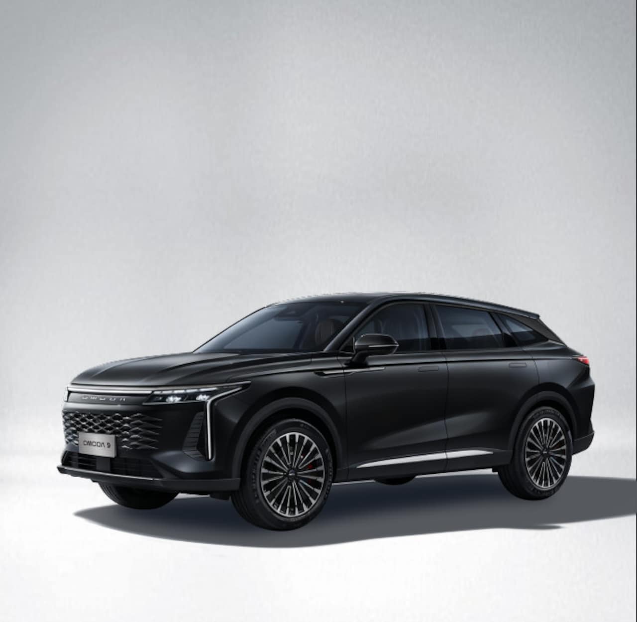 Omoda 9 - OMODA 9 PREMIUM AWD |FULL BLACK LINE | 145 KM EV | 538 PK 4WD 4X4 - AutoWereld.nl