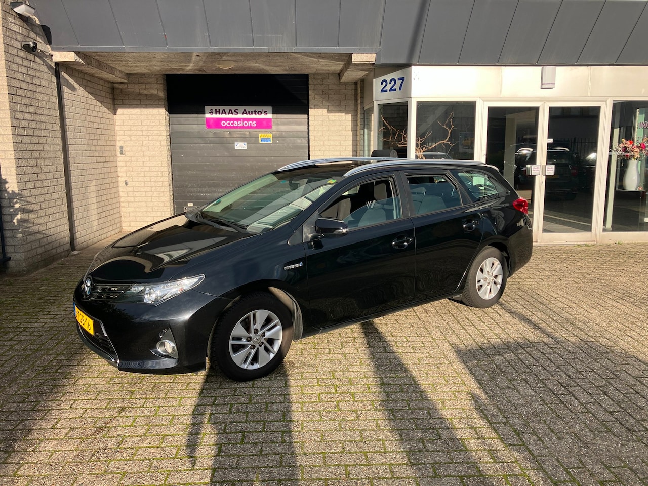 Toyota Auris Touring Sports - 1.8 Hybrid Aspiration / EXPORT / DEALER SERVICED / ALU VELGEN - AutoWereld.nl