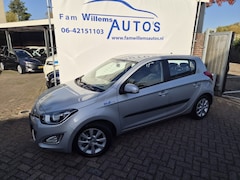 Hyundai i20 - 1.2i i-Deal