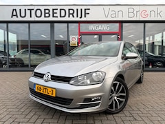 Volkswagen Golf - 1.4 TSI ACT Highline | Trekhaak | Lane Assist | Cruise