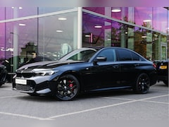 BMW 3-serie - 318i M Sport Automaat / Trekhaak / Sportstoelen / Achteruitrijcamera / M Sportonderstel /