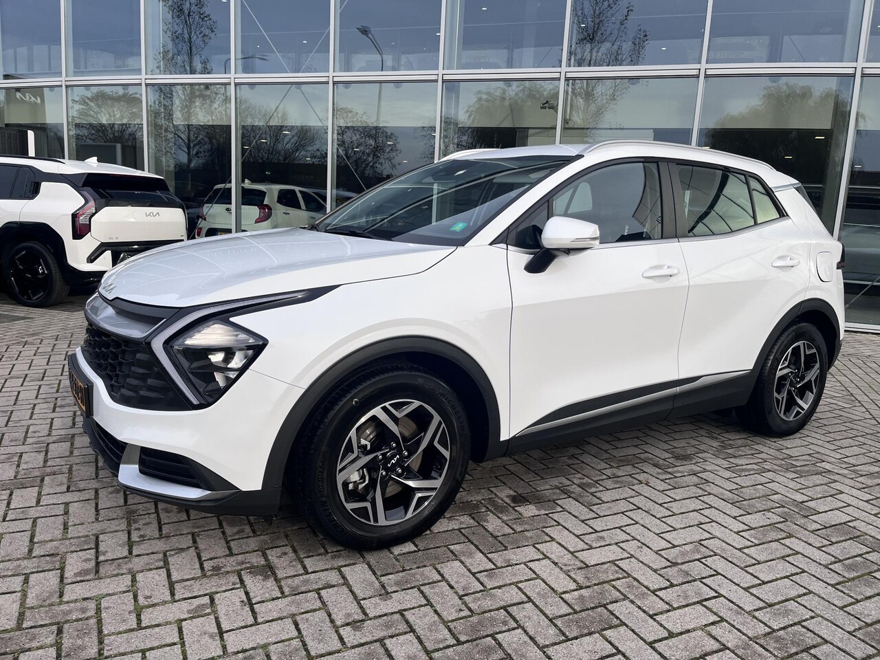 Kia Sportage - 1.6 T-GDi MHEV ComfortLine | Trekhaak | Achteruitrijcamera | Climate Control | 1e Eigenaar - AutoWereld.nl