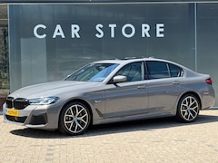 BMW 5-serie - 530e M-Sport Pano|Laser|HuD|Adap Cruise|Dealer Onderhouden