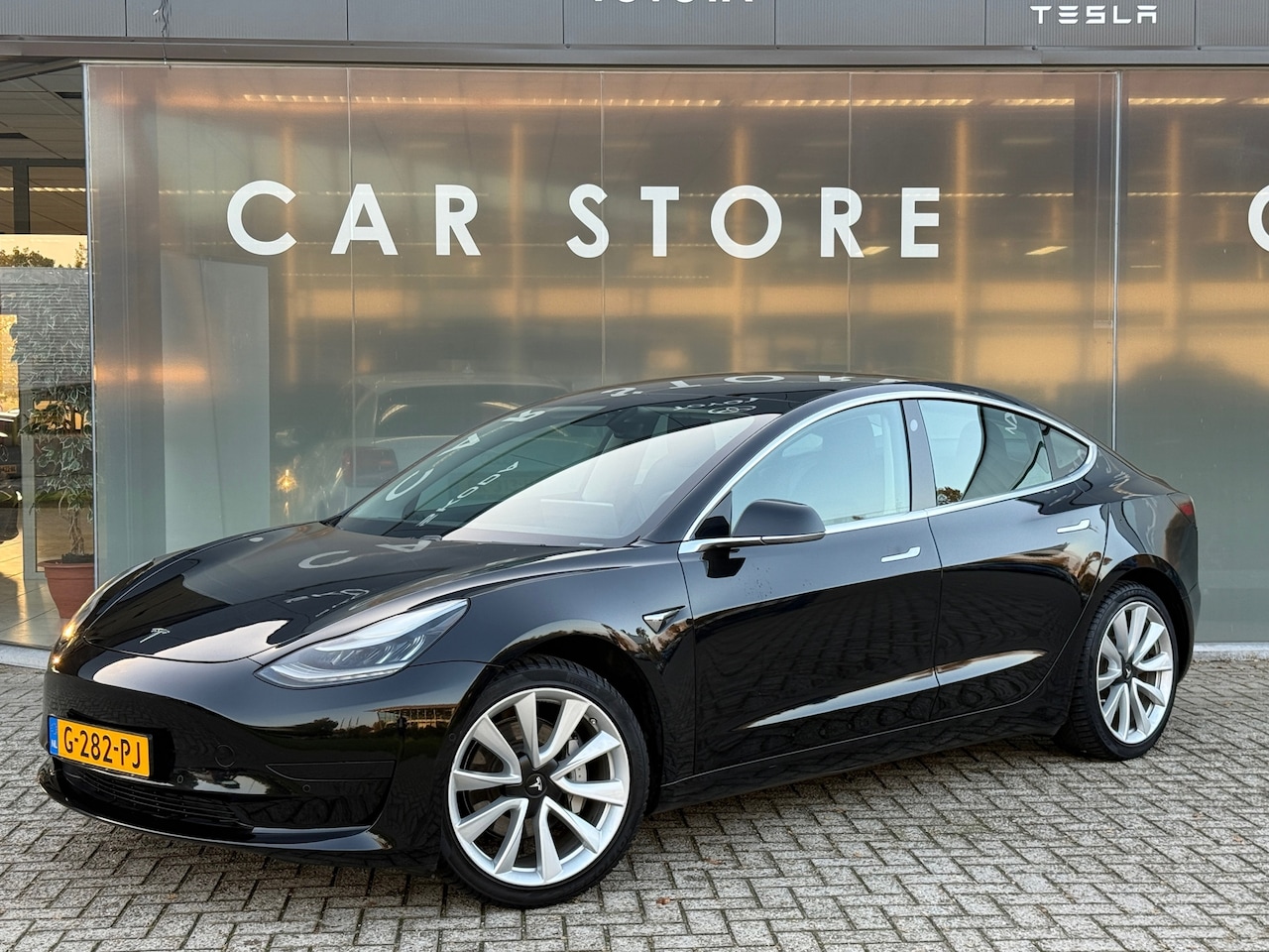 Tesla Model 3 - Standard RWD Plus 60 kWh Autopilot - AutoWereld.nl