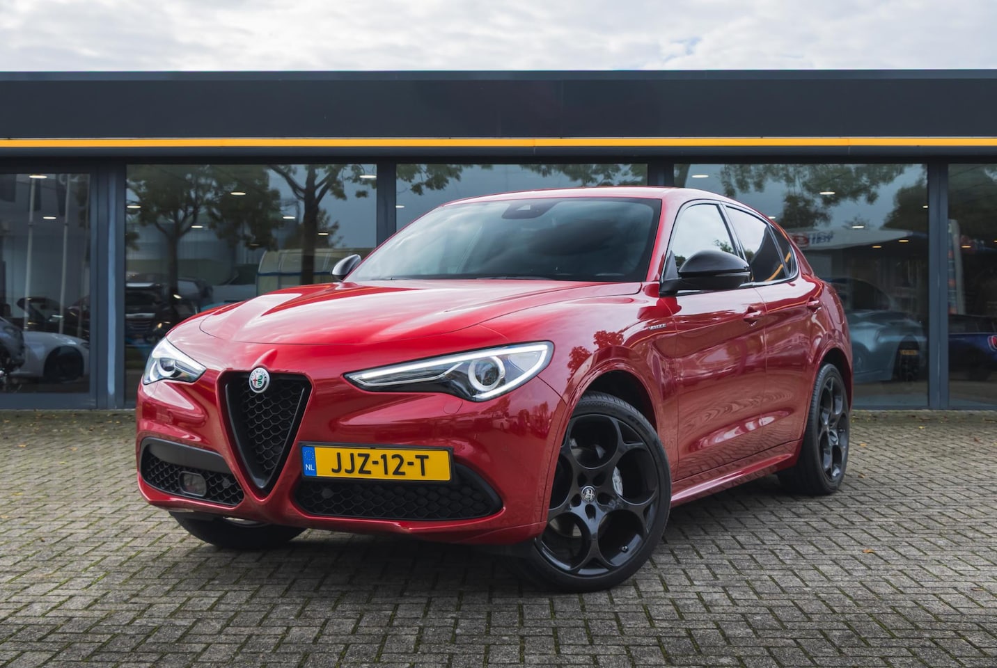 Alfa Romeo Stelvio - 2.0 T AWD 280PK Veloce Stoel- en stuurverwarming | ADAS 2 | 21" - AutoWereld.nl