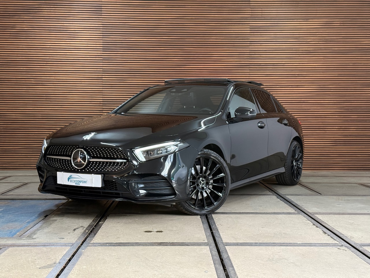 Mercedes-Benz A-klasse - 250 e AMG Line | Stoelverwarming | Alcantara | Panorama dak | Carplay | Head-Up | Multibea - AutoWereld.nl