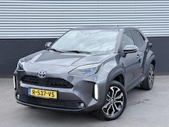 Toyota Yaris Cross - 1.5 Hybrid First Edition Stoelverwarming, Parkeersensoren voor + achter, LED, Privacy glas