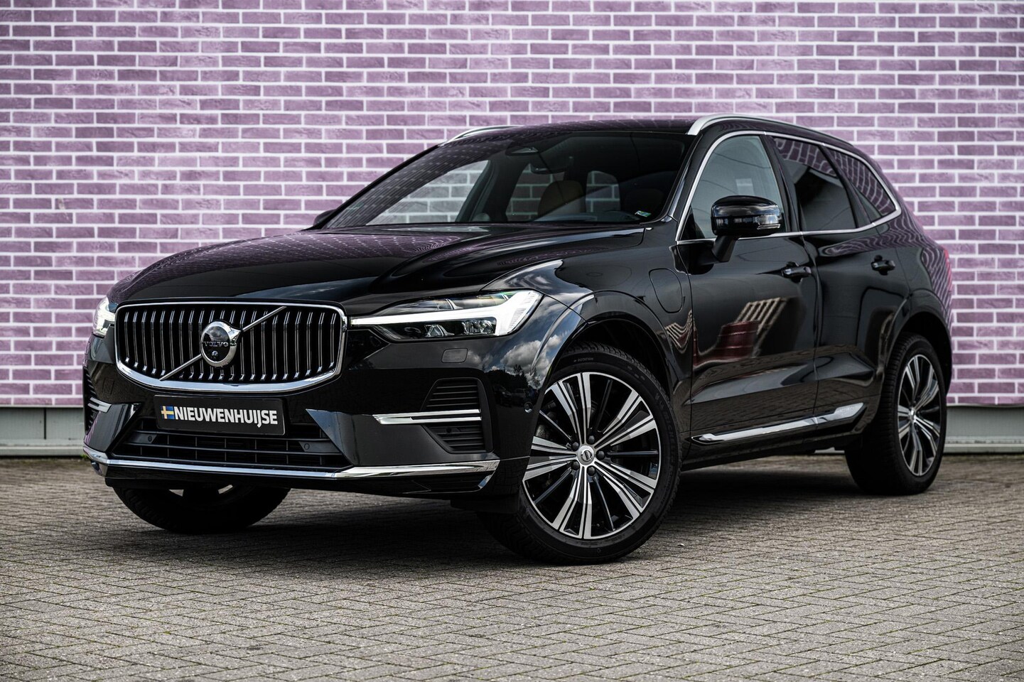 Volvo XC60 - 2.0 T8 Plug-in hybrid AWD Ultimate Bright | Bowers & Wilkins | Luchtvering | Trekhaak | St - AutoWereld.nl