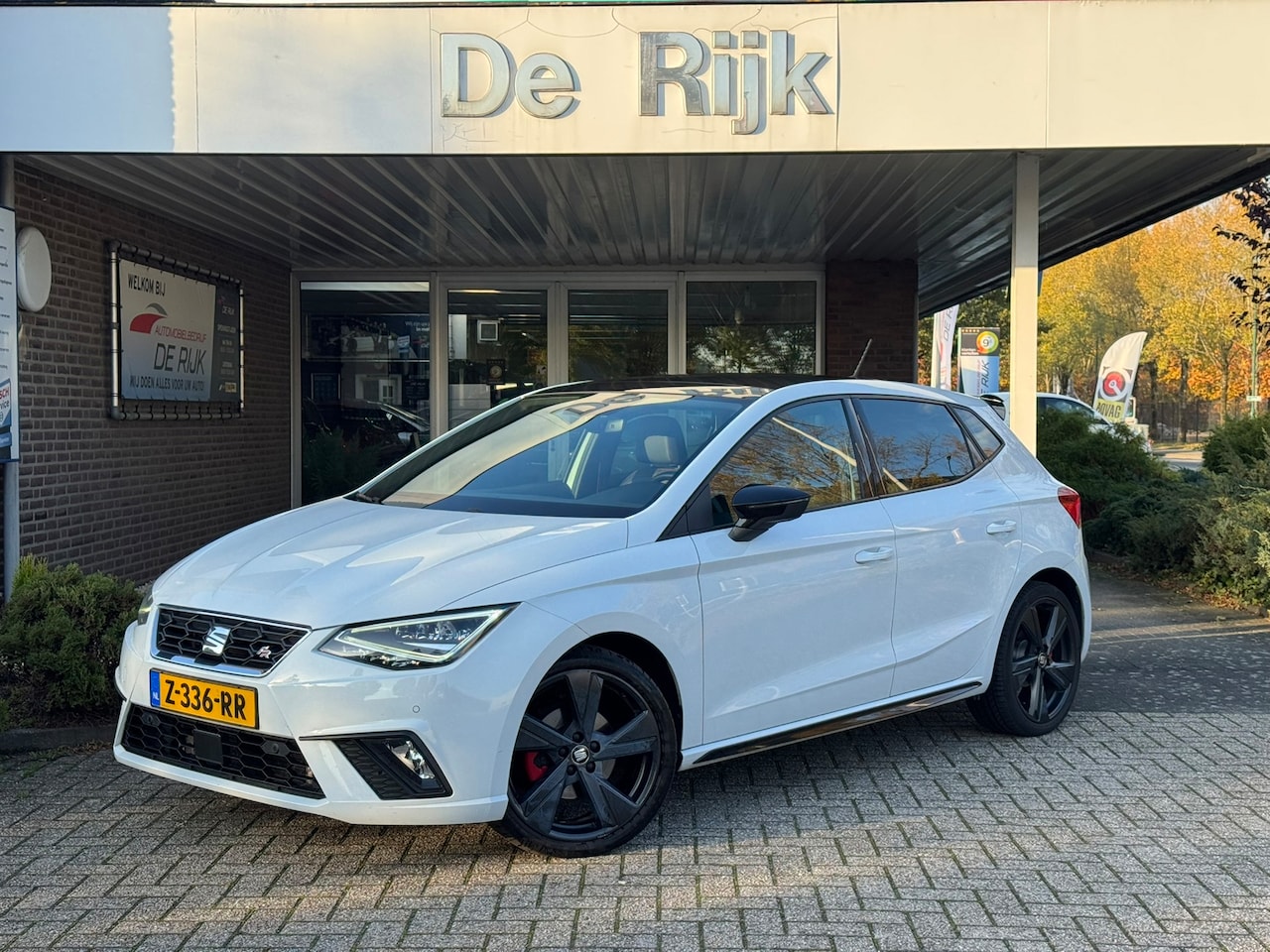 SEAT Ibiza - 1.0 TSI FR Business Intense Plus | Pano, Carplay/Android, ACC, Camera, Leder/Alc., Virt. C - AutoWereld.nl