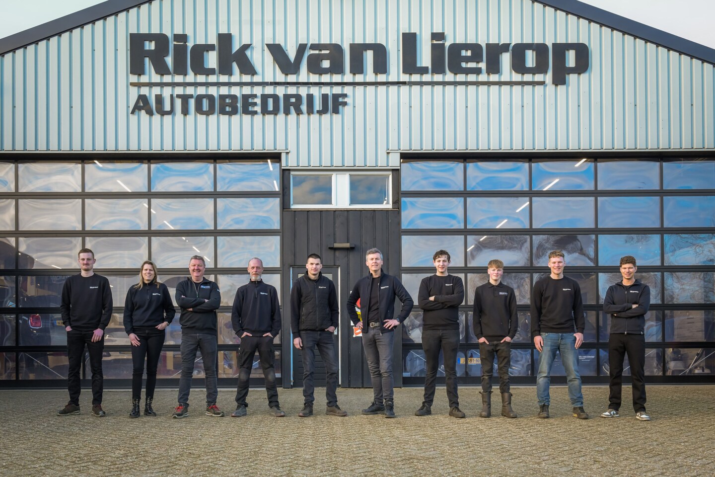 Volvo XC40 - 1.5 T5 Twin Engine Momentum Pro | Pano | Leder | Memory | Trekhaak | Harman & Kardon - AutoWereld.nl