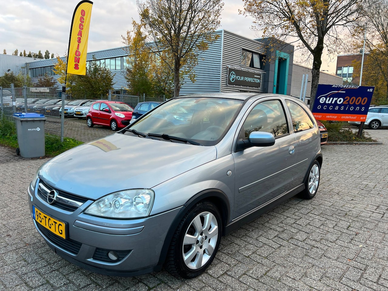 Opel Corsa - 1.2-16V - AIRCO - TREKHAAK - NIEUWE APK - NETJES ! - AutoWereld.nl