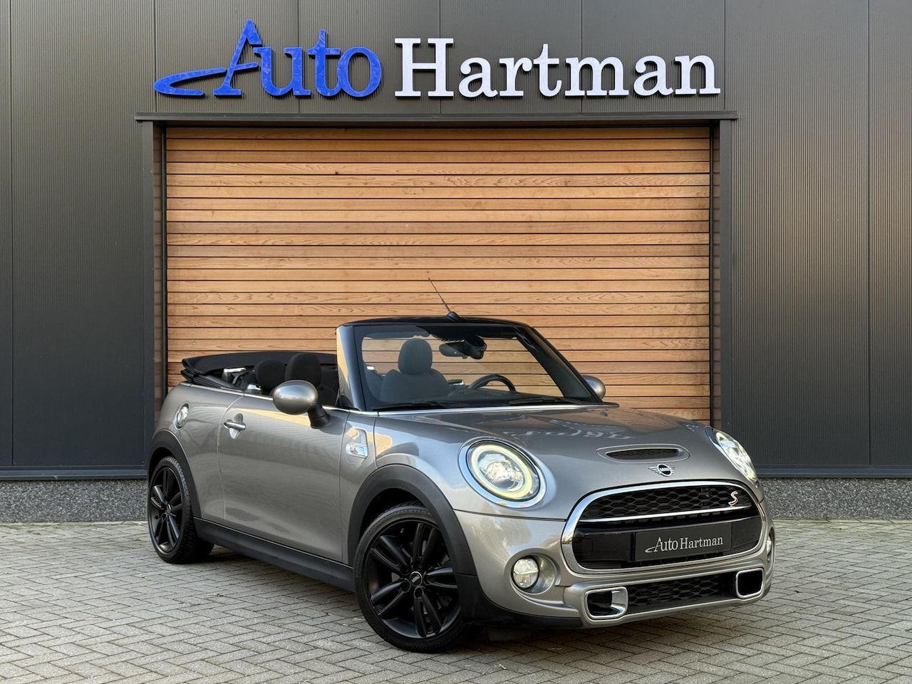 MINI Cabrio - 2.0 Cooper S Chili JCW-PAKKET|CAMERA|LED|CRUISE|AIRCO - AutoWereld.nl