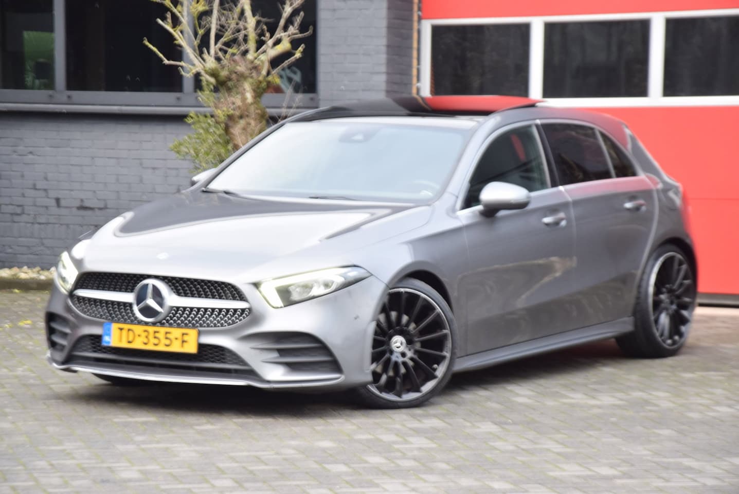 Mercedes-Benz A-klasse - 200 a200 AMG Business Solution 2018 Panoramadak Navigatie - AutoWereld.nl