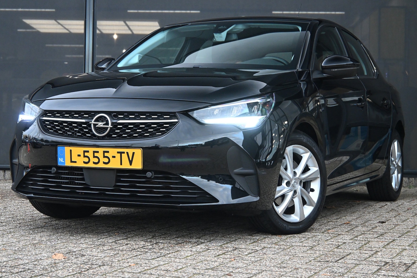 Opel Corsa - 1.2 Turbo Elegance 100pk | Navigatie | Achteruitrijcamera | Climate Control | Keyless Entr - AutoWereld.nl