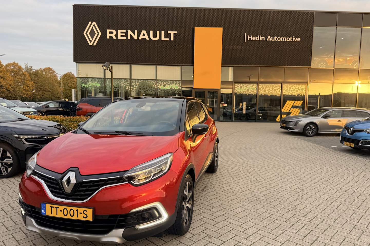 Renault Captur - TCe 120 Intens Automaat | Trekhaak | Camera - AutoWereld.nl