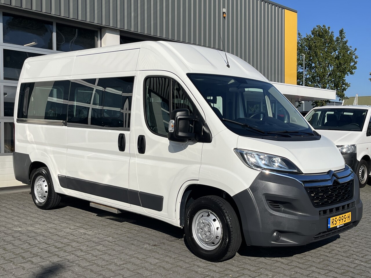 Citroën Jumper - 33 2.0 BlueHDI L2H2 Comfort Personenvervoer Rolstoellift 9-persoons Airco Cruise controle - AutoWereld.nl
