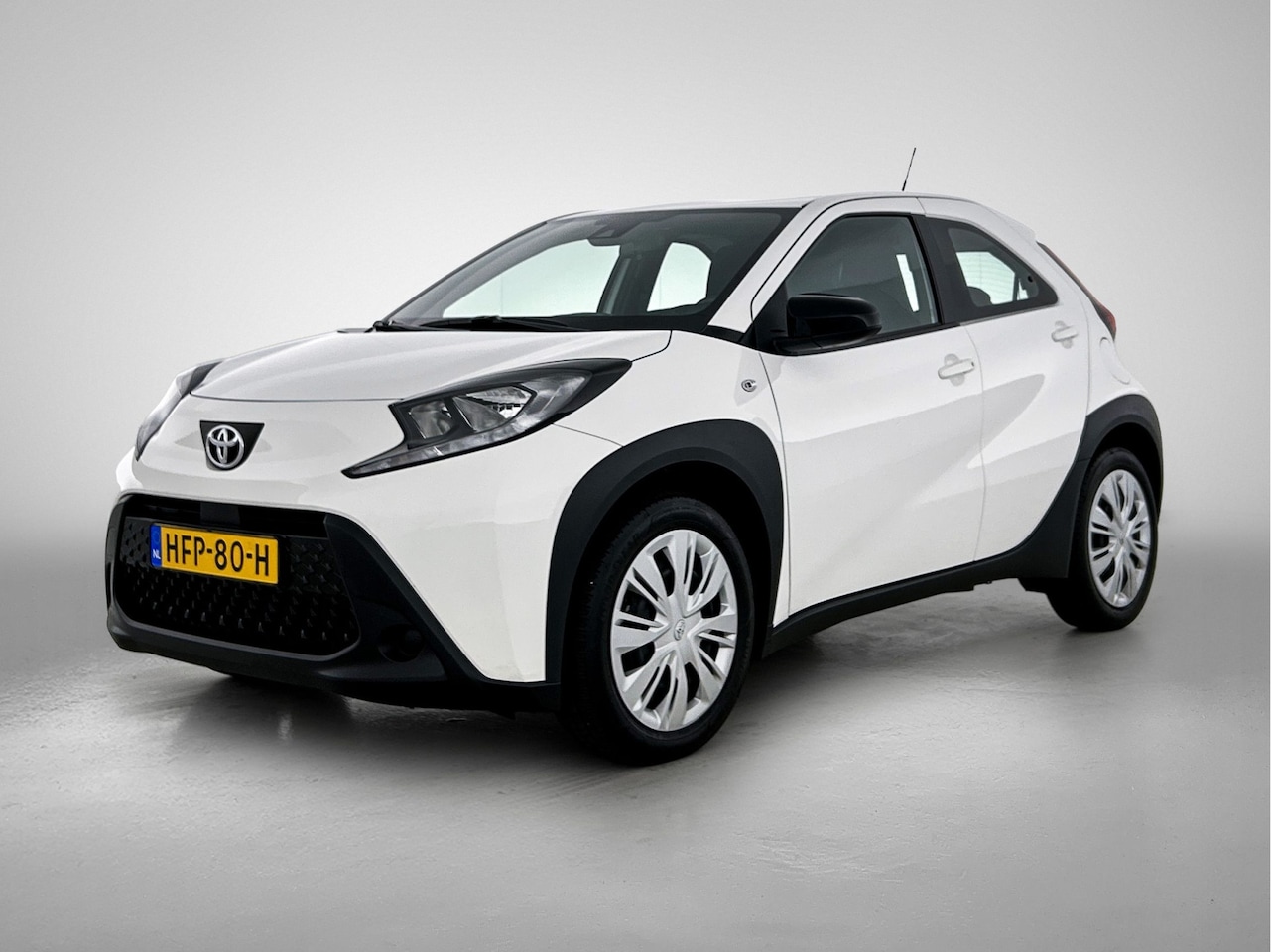 Toyota Aygo X - 1.0 VVT-i MT Play | BTW voertuig | Apple CarPlay/Android Auto | Cruise Control Adaptive | - AutoWereld.nl