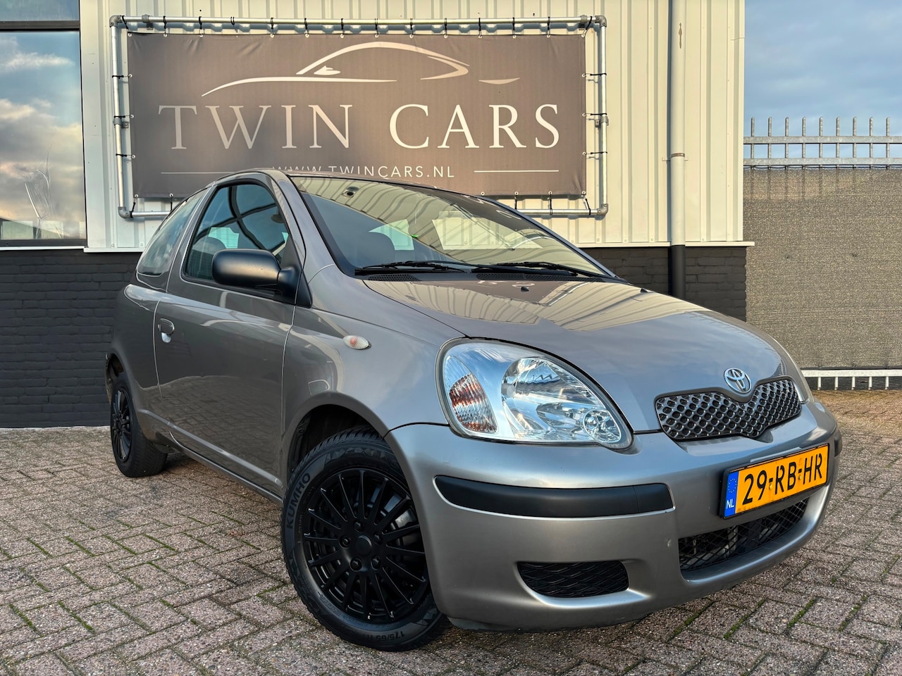 Toyota Yaris - 1.0 VVT-i Idols 1.0 VVT-i Idols Airco 3drs - AutoWereld.nl