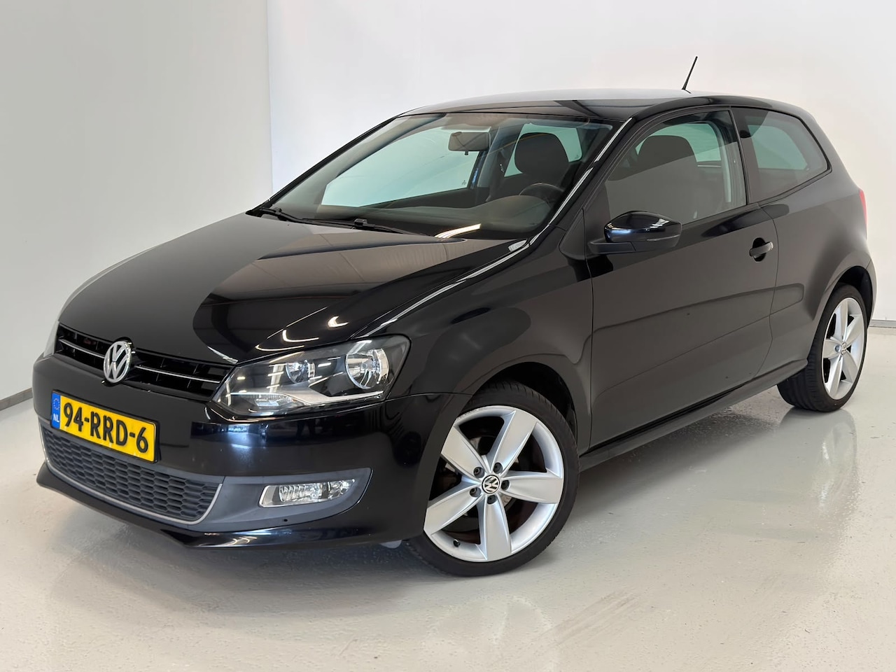 Volkswagen Polo - 1.2 TSI Highline / 2e eig. / NL-auto / Carplay - AutoWereld.nl