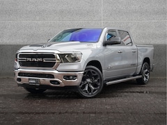 Dodge Ram 1500 - Big Horn CrewCab Pentastar 3.6L V6 | Guerilla Exhaust |Window tint |22 inch velgen
