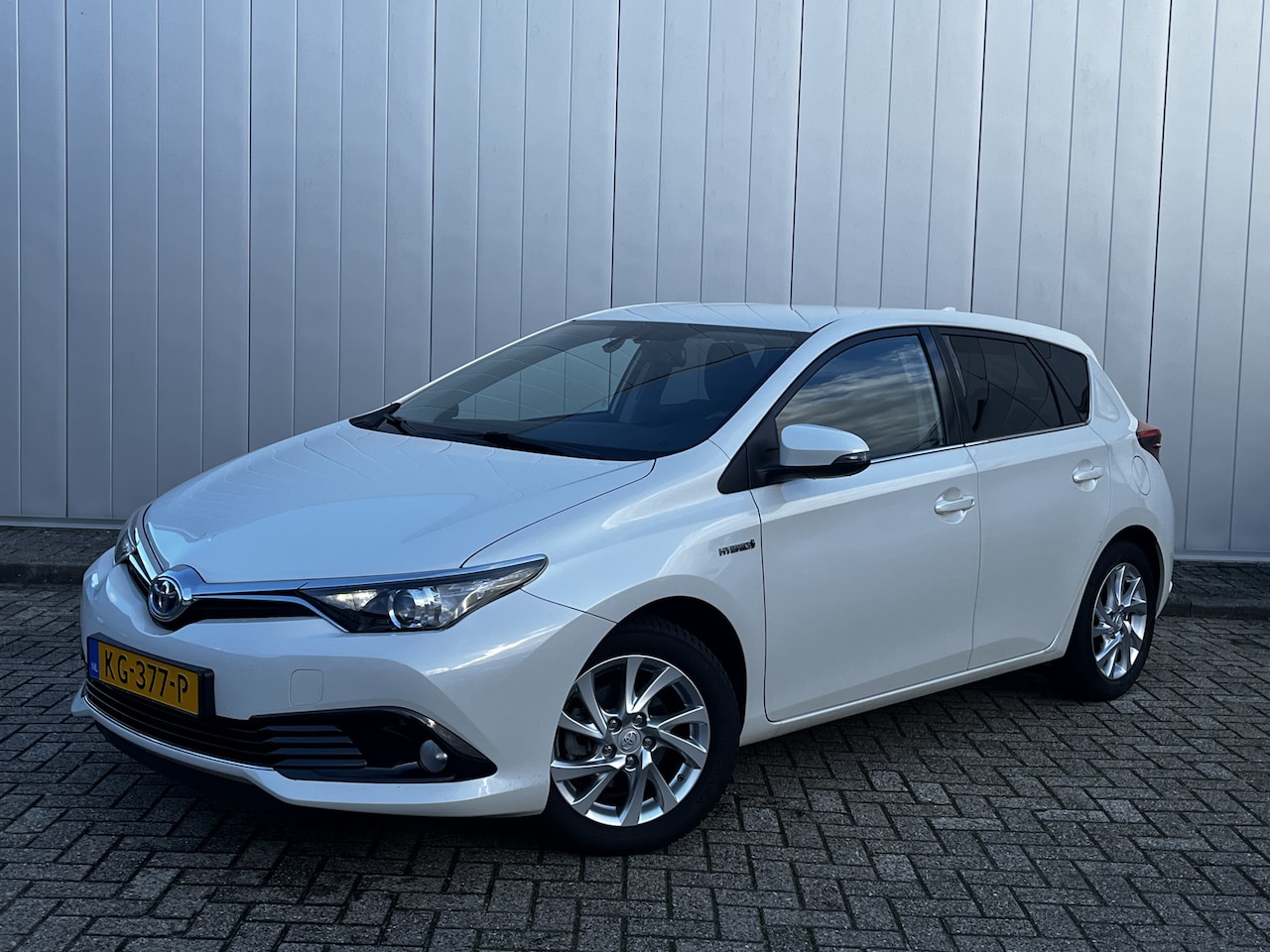 Toyota Auris - 1.8 Hybrid Dynamic Clima Cruise Trekhaak voor Fietsendrager Dealer onderhouden - AutoWereld.nl