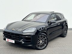 Porsche Cayenne - 3.0 E-Hybrid Sport Chrono Head-Up Trekhaak Facelift NL Auto Dealer Onderhouden VOL Nw.Prij