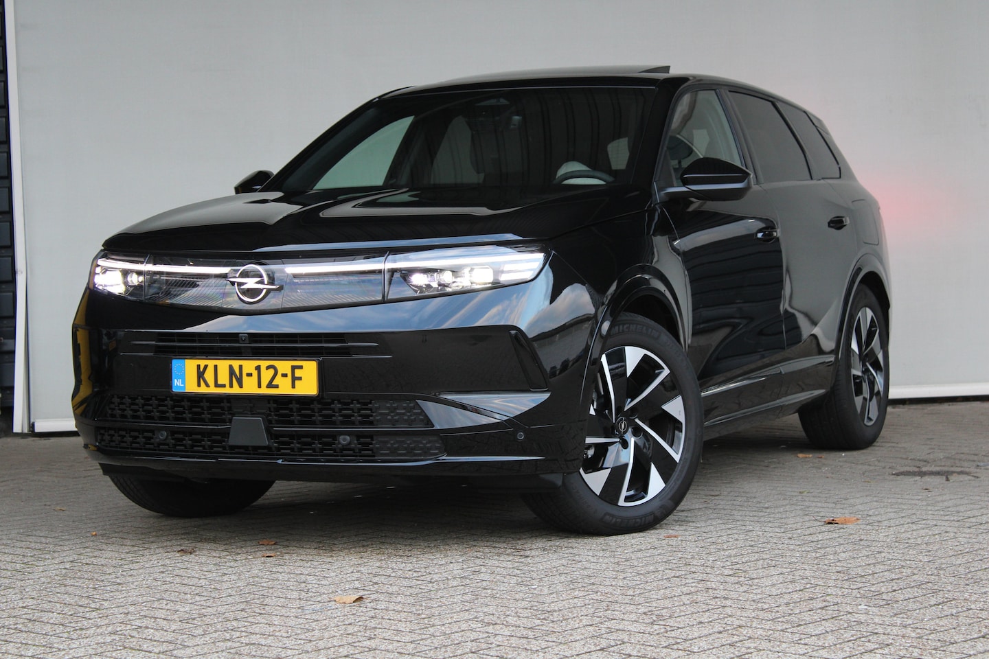 Opel Grandland - Business Edition - PHEV | Afneembare trekhaak | Focal Audio | 7,4 Boardlader | Schuif-kant - AutoWereld.nl