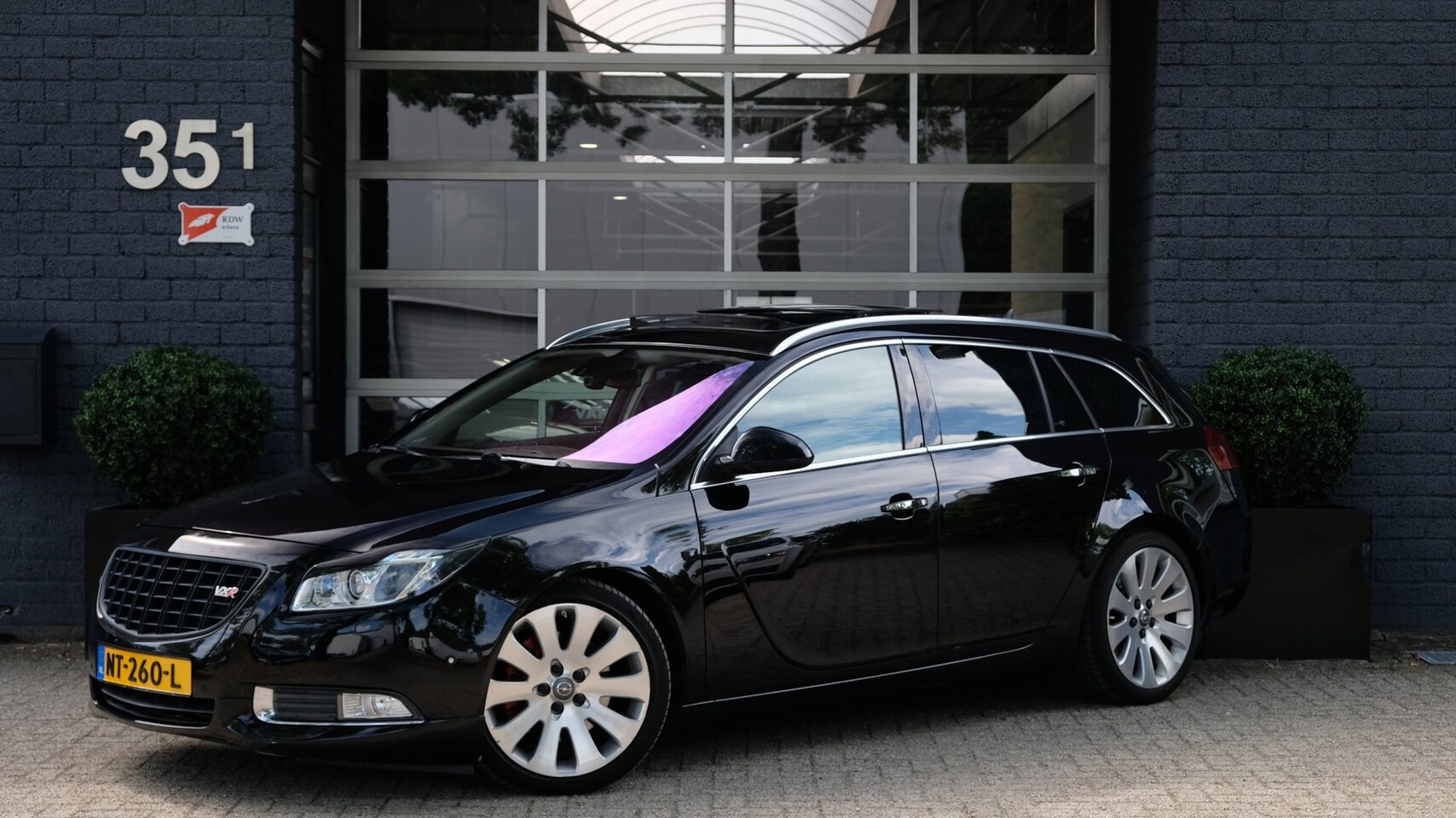 Opel Insignia Sports Tourer - 2.8 T Cosmo 4x4 Leder | Panorama | Trekhaak - AutoWereld.nl