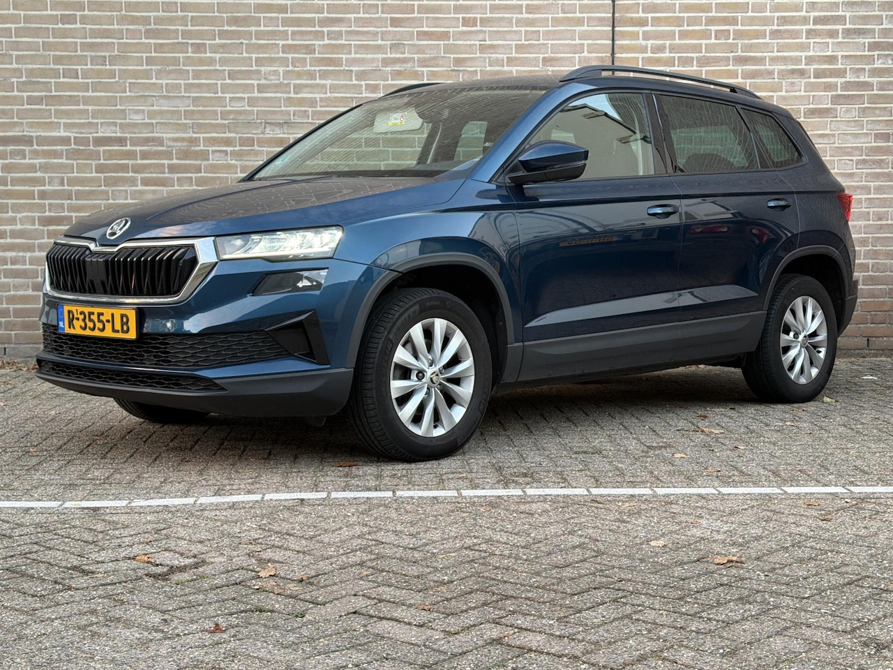 Skoda Karoq - 1.0 TSI Business Edition | € 11.500,- NETTO! - AutoWereld.nl