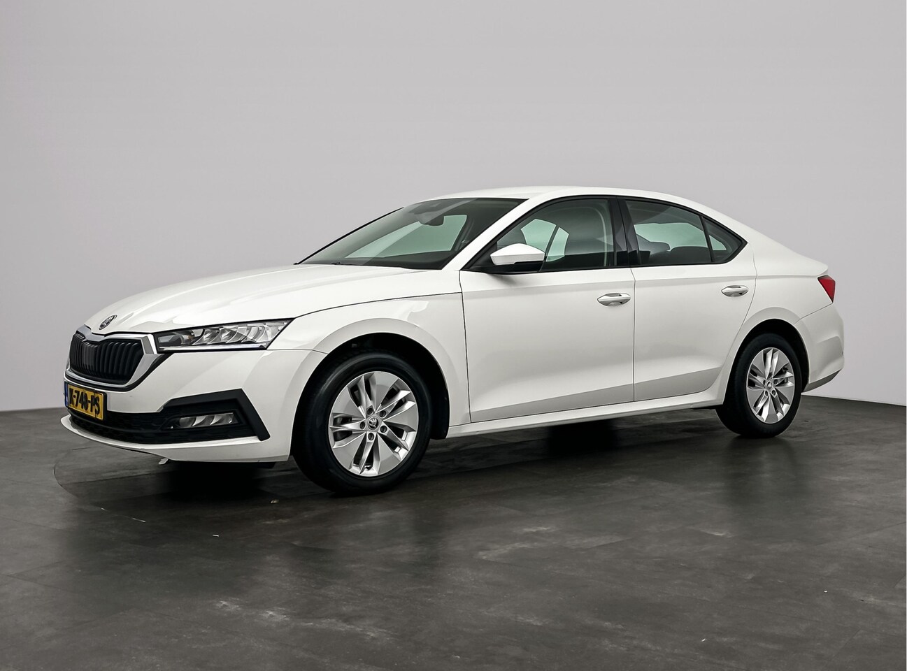 Skoda Octavia - 1.0 TSI Ambition | 1e eigenaar | Digitaal Dashboard | Navigatie | Parkeersensoren | Climat - AutoWereld.nl