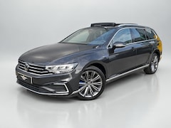 Volkswagen Passat Variant - 1.4 TSI PHEV GTE * Panoramadak * Elek. Achterklep * Navigatiesysteem * 18 Inch Velgen