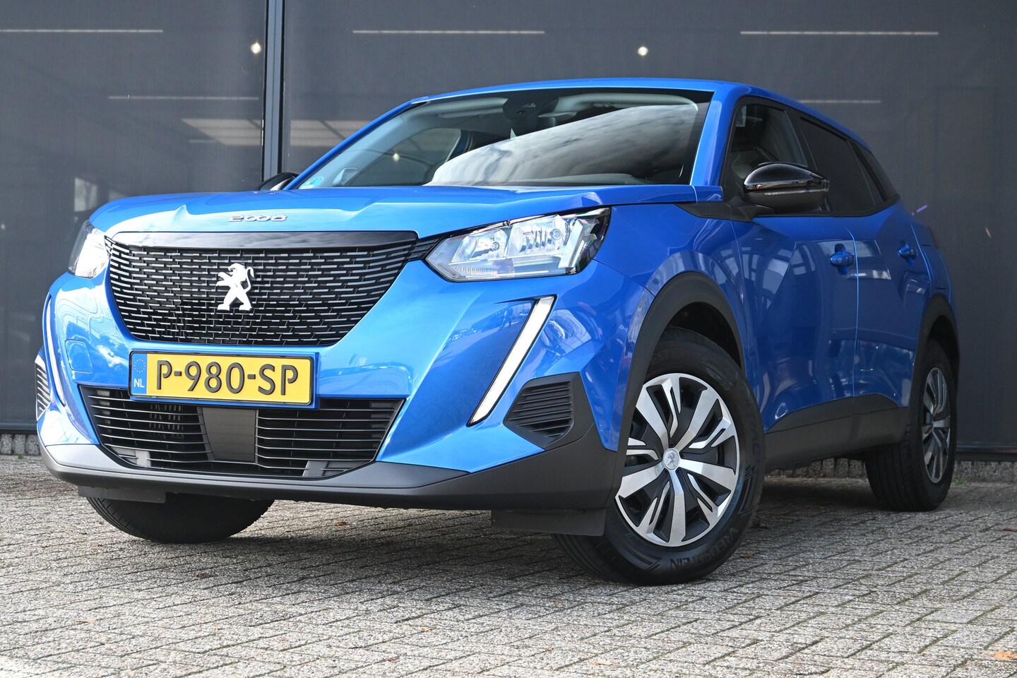 Peugeot 2008 - 1.2 PureTech Active | Navigatie | Airco | Apple Carplay & Android Auto | !! - AutoWereld.nl