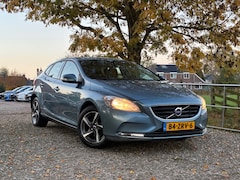 Volvo V40 - 1.6 D2 Kinetic | Navi + Cruise + Clima Nu € 2.975,