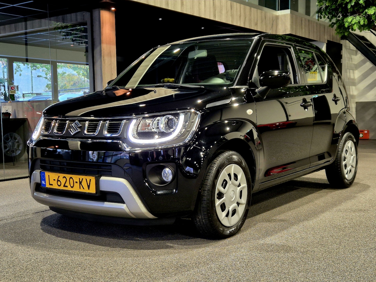 Suzuki Ignis - 1.2 Smart Hybrid Comfort Navigatie | LED | Airco | BT | Sensoren | - AutoWereld.nl