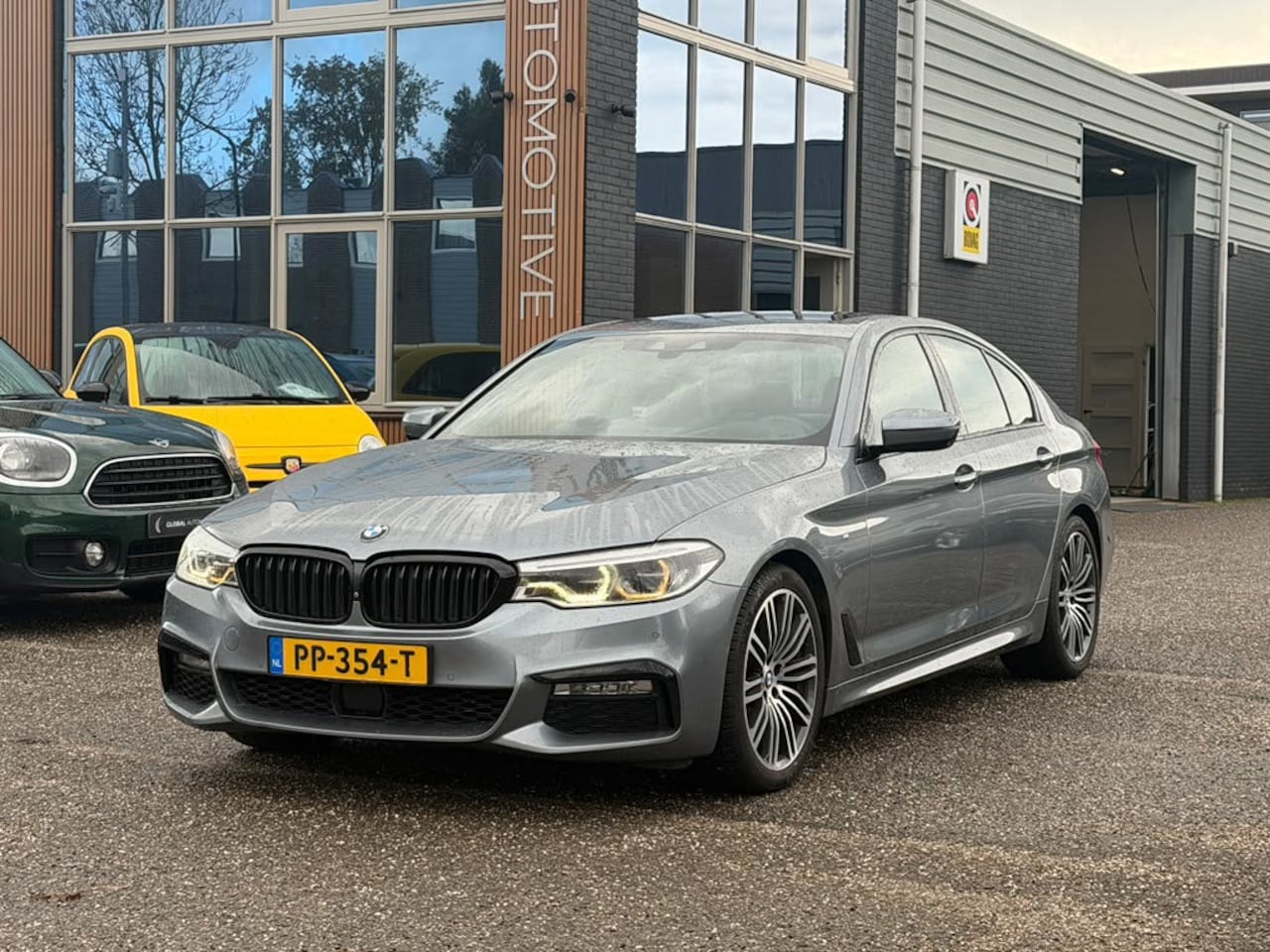 BMW 5-serie - 520d High Executive M Sport - Schuifdak - Memory - Leder - AutoWereld.nl