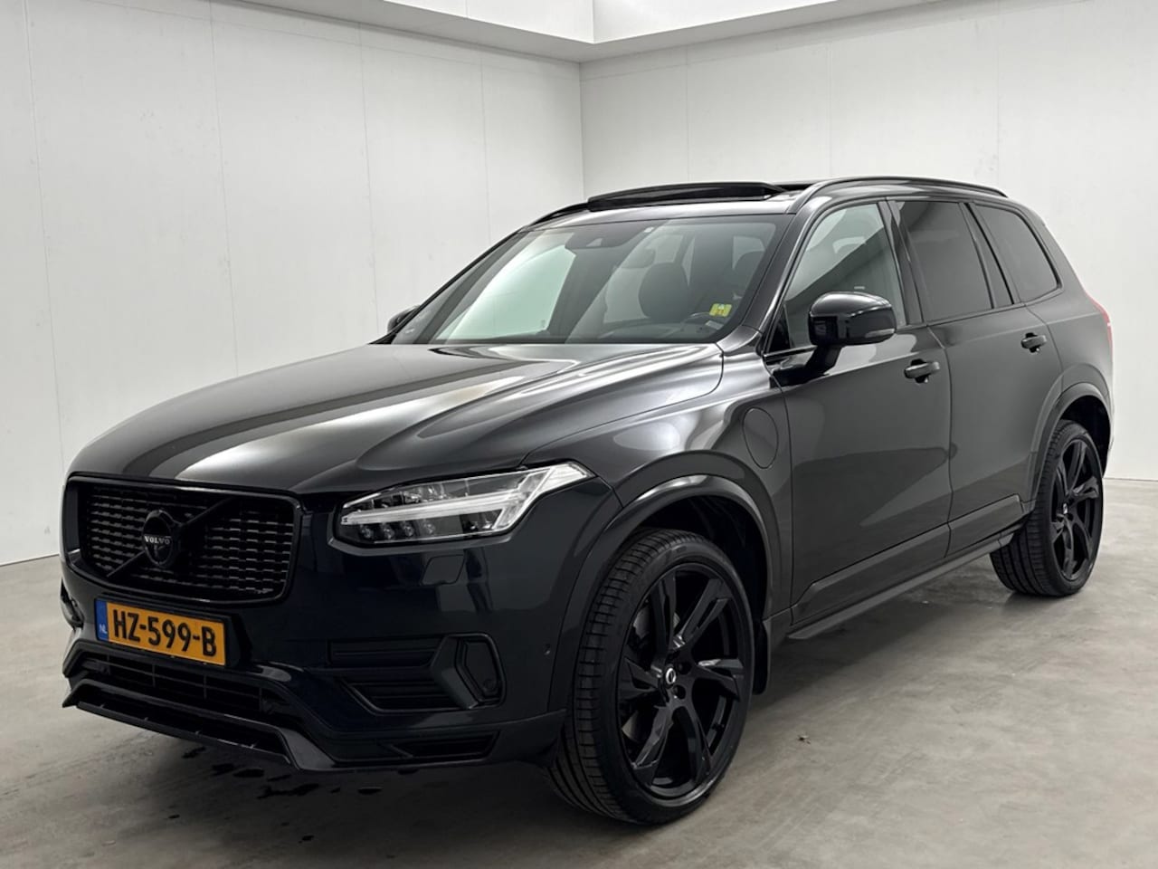 Volvo XC90 - 2.0 T8 R-design 7 pers | Bowers&Wilkins | Luchtvering - AutoWereld.nl