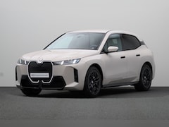BMW iX - xDrive45 101 kWh | M-Sport Pro | Iconic Glow | Comfort Access | Driving Assistant Professi