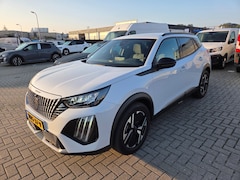 Peugeot 2008 - 1.2 PureTech 130 Allure Camera Rondom | Trekhaak | Carplay | 17" Lichtmetaal | LED | Leder