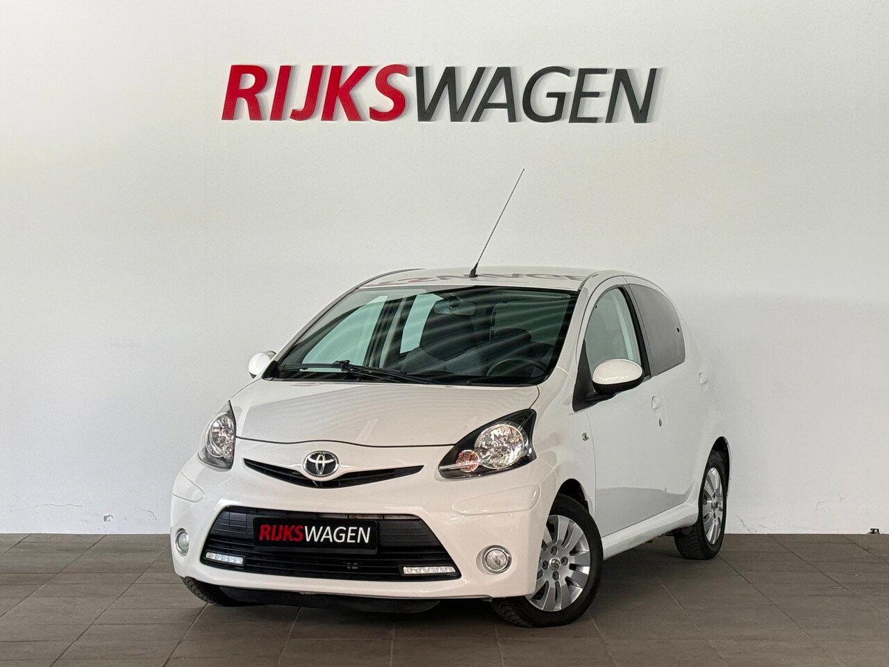 Toyota Aygo - 1.0 VVT-i Aspiration LED/Airco/Bluetooth - AutoWereld.nl