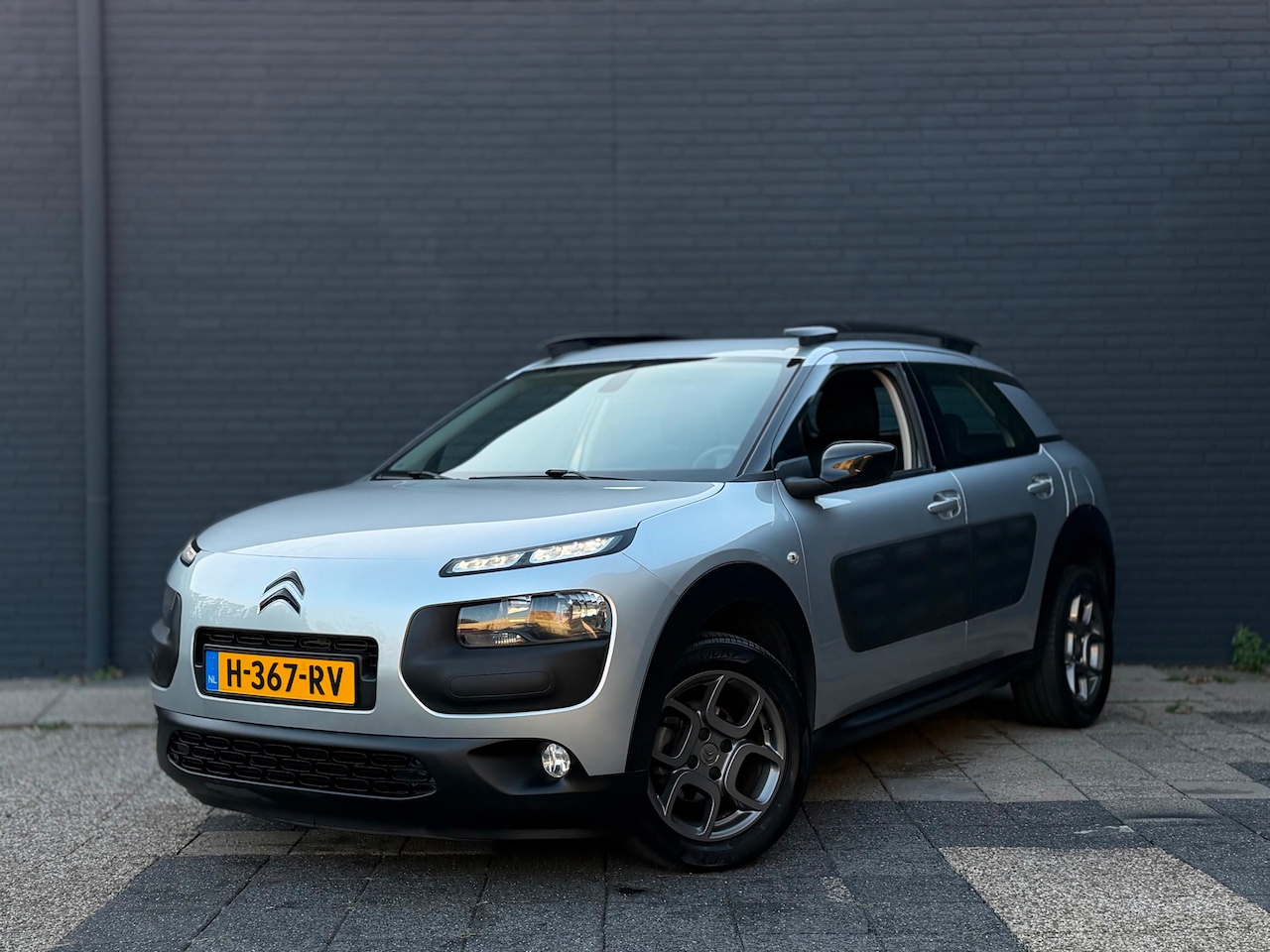 Citroën C4 Cactus - 1.2 PureTech W | Pano | Navi | Camera - AutoWereld.nl