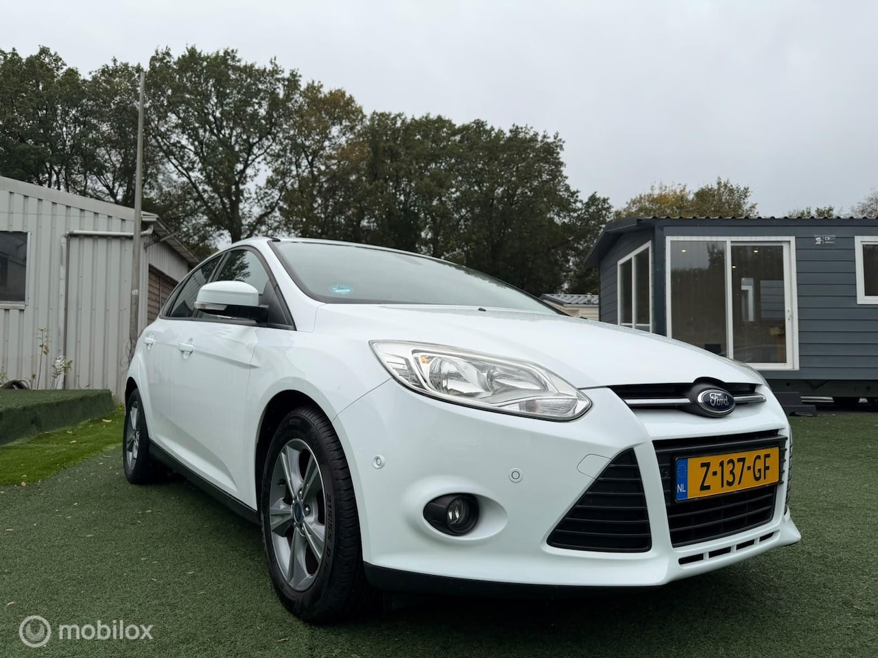 Ford Focus - 1.0 EcoBoost | Stoelverwarming | PDC | LMV - AutoWereld.nl