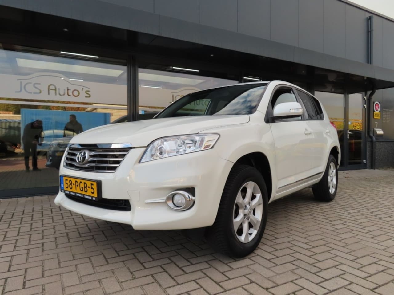 Toyota RAV4 - 2.0 VVTI Dynamic 4WD Ecc Cruise 2011 - AutoWereld.nl
